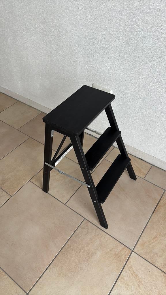 Ikea keukentrapje, Doe-het-zelf en Verbouw, Ladders en Trappen, Ophalen, Zo goed als nieuw, Minder dan 2 meter