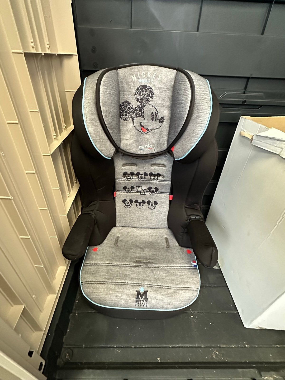 Nania Mickey Mouse Autostoel 15-36 kg, Kinderen en Baby's, Autostoeltjes, Autogordel, 15 t/m 36 kg, Zijbescherming, Zo goed als nieuw