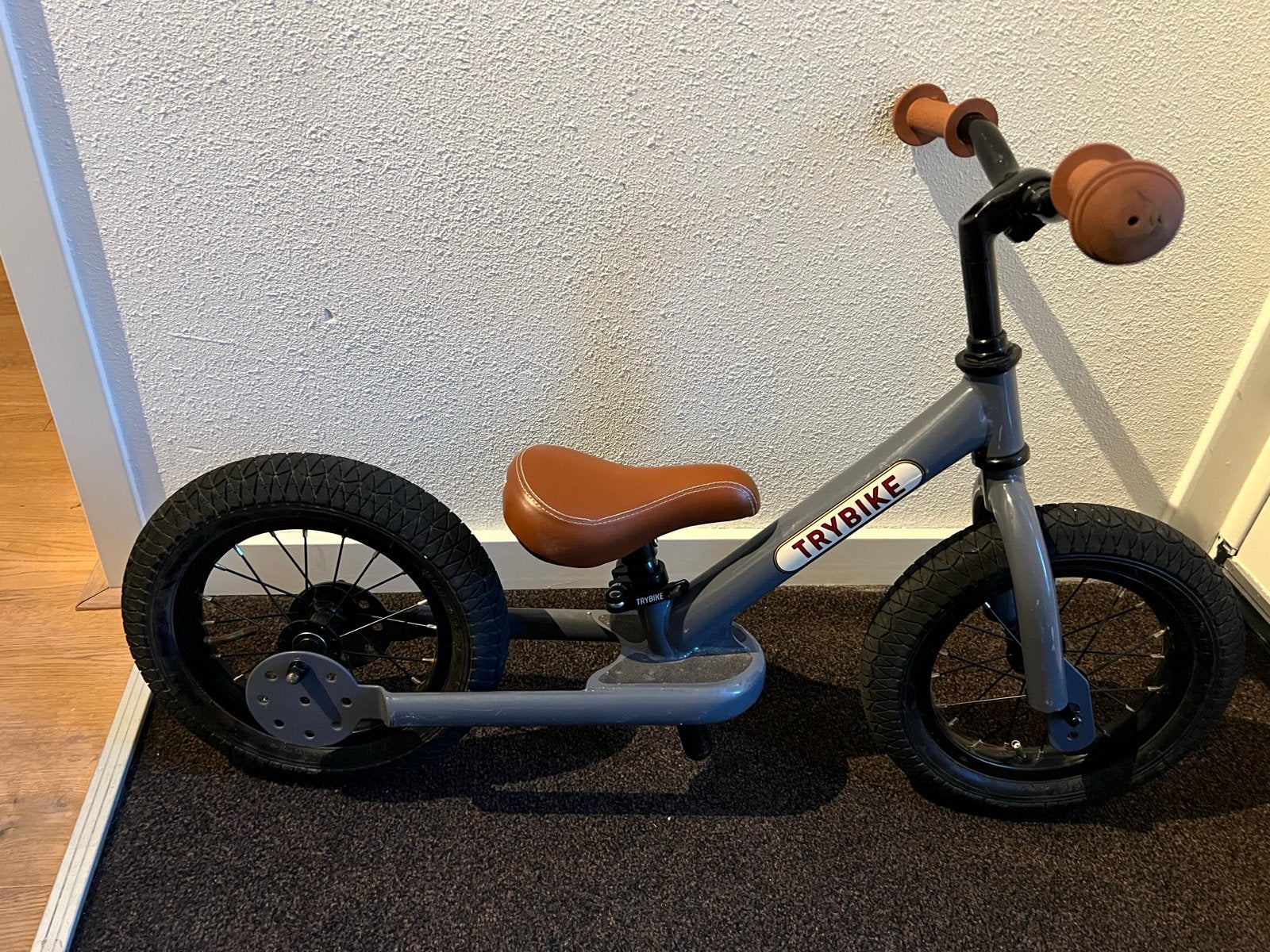 Trybike tweewieler loopfiets grijs - Zo goed als nieuw, Ophalen, Zo goed als nieuw, Loopfiets