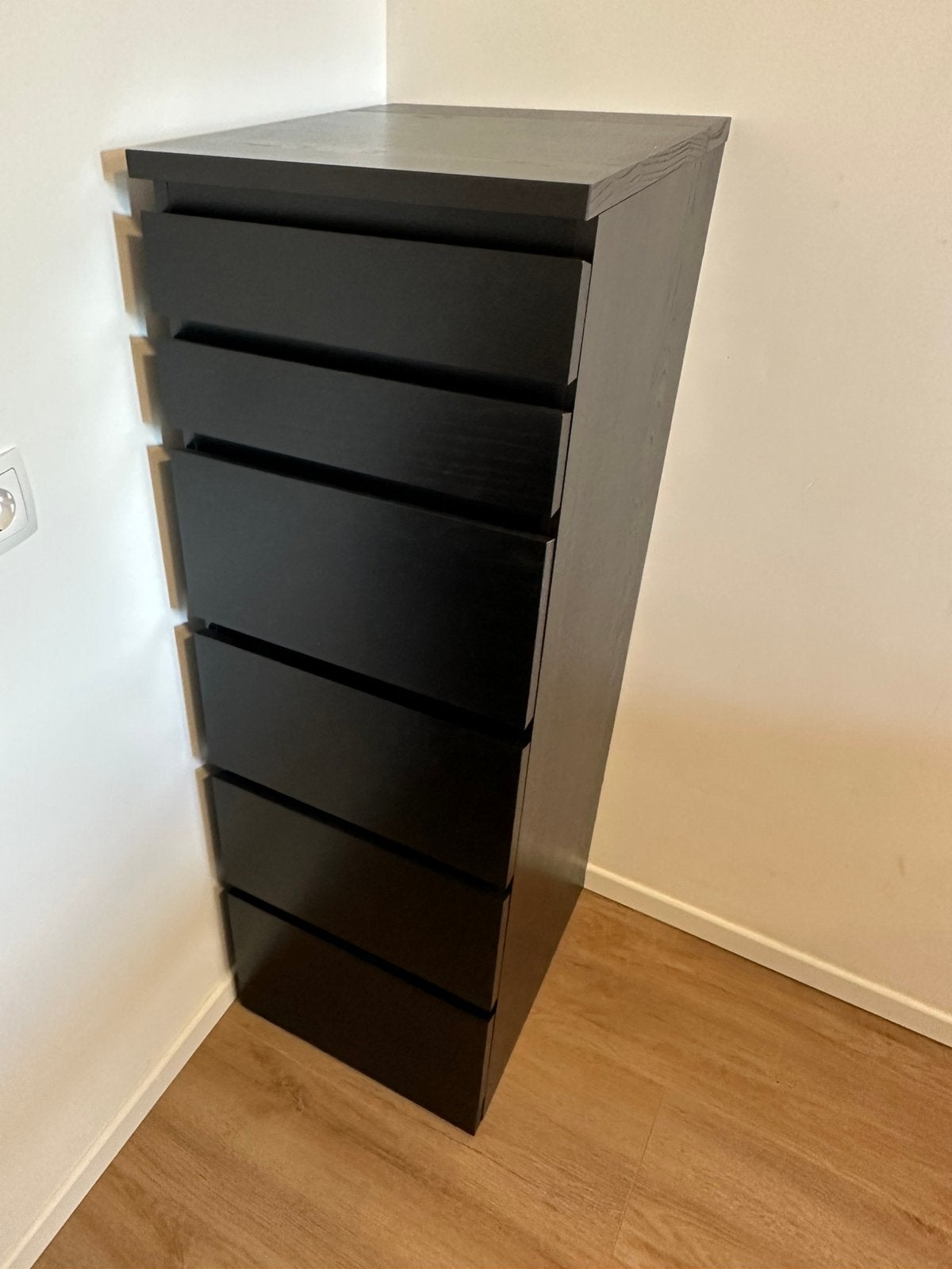 IKEA MALM ladekast 6 lades met spiegel – zwart, Ophalen, 5 laden of meer, 50 tot 100 cm, Zo goed als nieuw