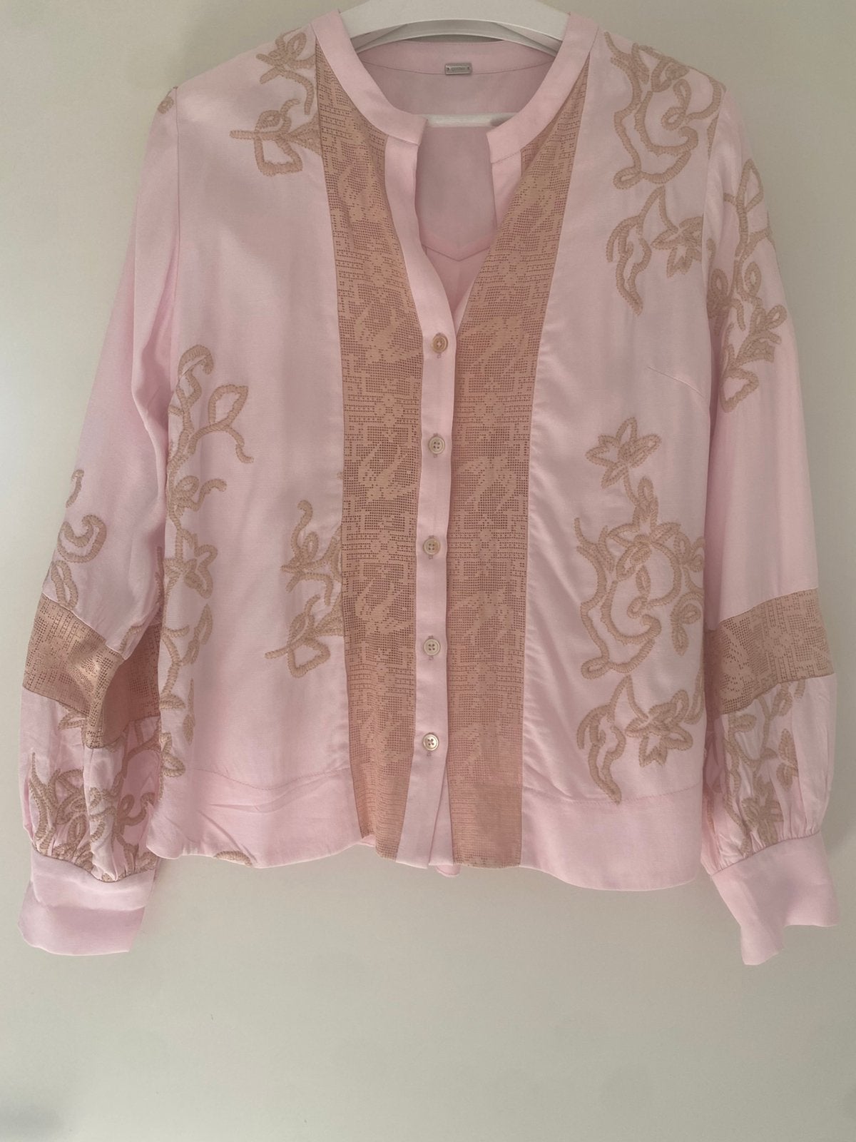 Gustav, prachtige blouse met mooi borduursel en kant., Kleding | Dames, Ophalen of Verzenden, Zo goed als nieuw, Maat 36 (S), Roze