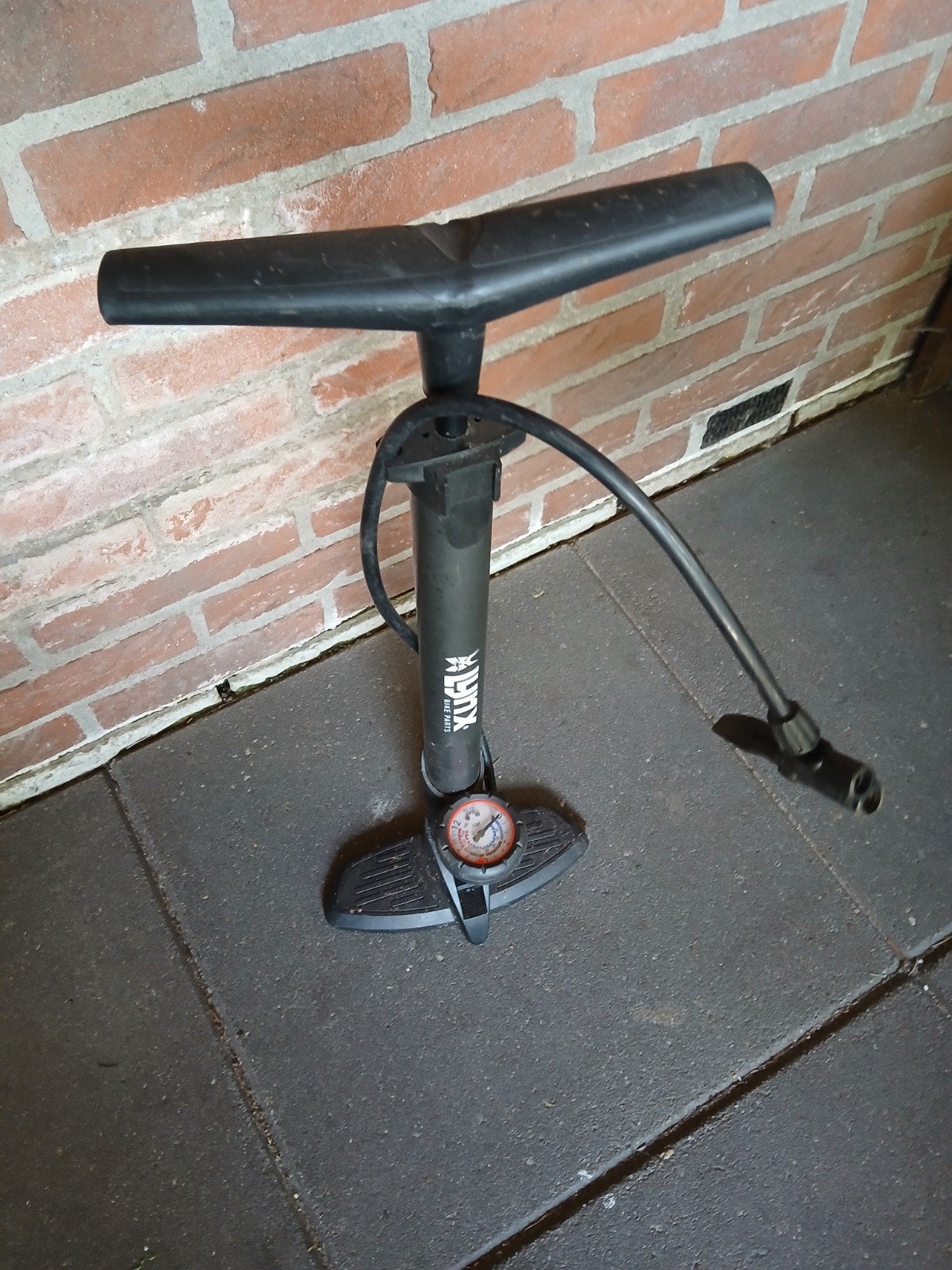 Fietspomp met drukmeter - Zo goed als nieuw, Ophalen, Drukmeter, Zo goed als nieuw