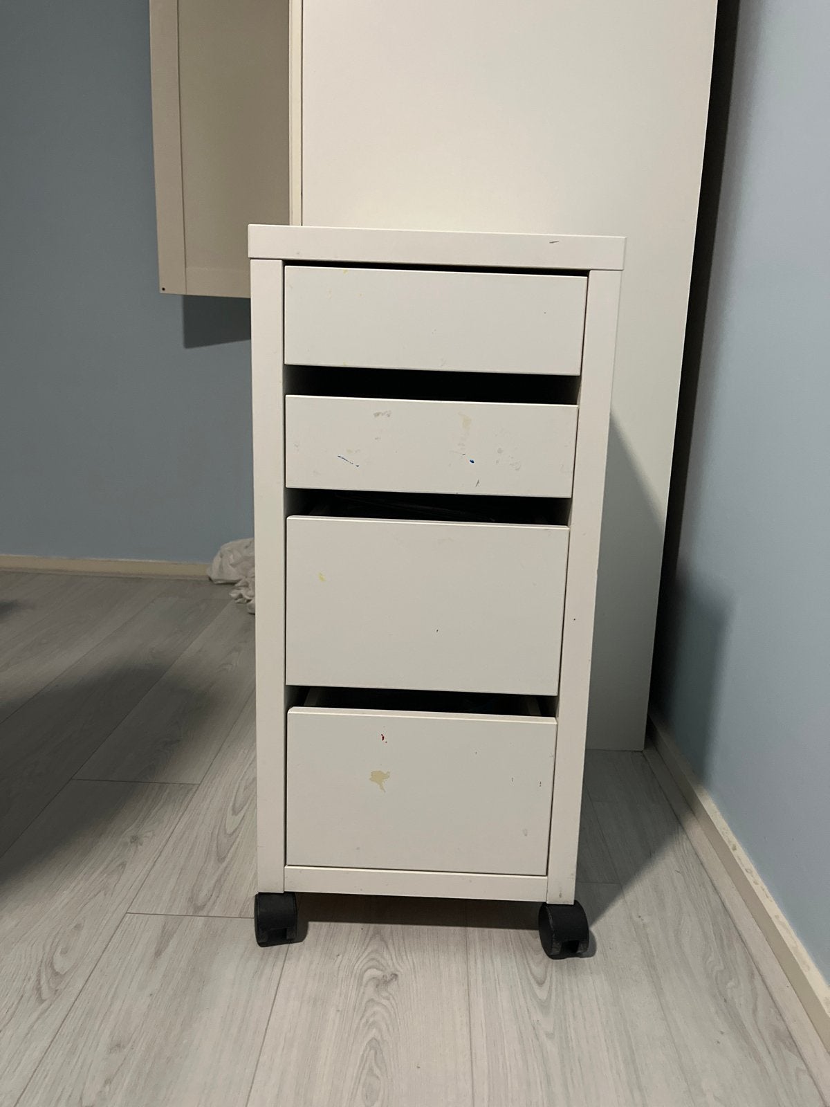 Witte ladeblok op wielen - Handig voor kantoor of thuis, Huis en Inrichting, Ophalen, Minder dan 50 cm, Gebruikt, 3 of 4 laden