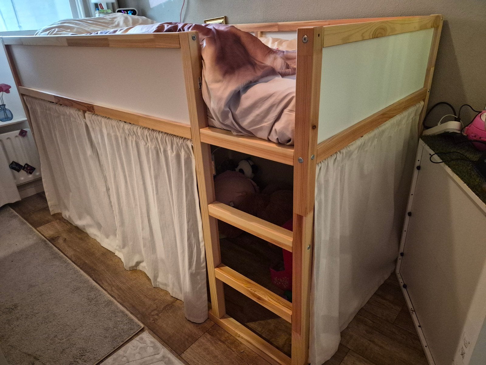 Ikea Kura bed (huisdier- en rookvrij huis), Kinderen en Baby's, Kinderkamer | Bedden, Ophalen, 85 tot 100 cm, Zo goed als nieuw