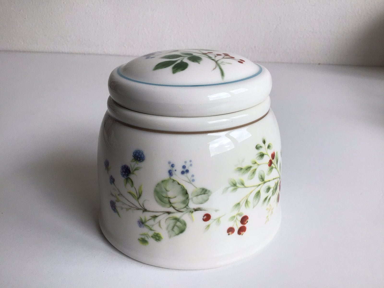 Suikerpot pot Royal Albert Bitter Sweet Country Garden NIEUW, Keramiek, Landelijk/Boerenbont, Nieuw, Ophalen of Verzenden
