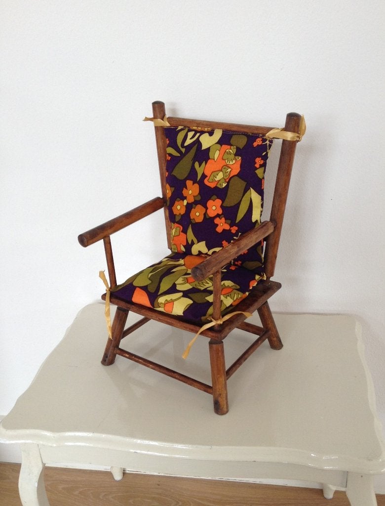 Vintage houten poppenstoel, Kinderen en Baby's, Speelgoed | Poppen, Ophalen of Verzenden, Gebruikt, Overige typen
