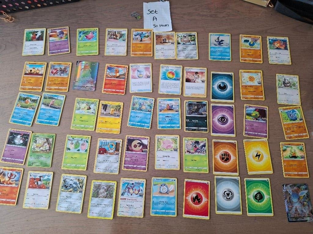 pokemon kaarten 50 stuks Set A, Ophalen of Verzenden, Zo goed als nieuw, Meerdere kaarten