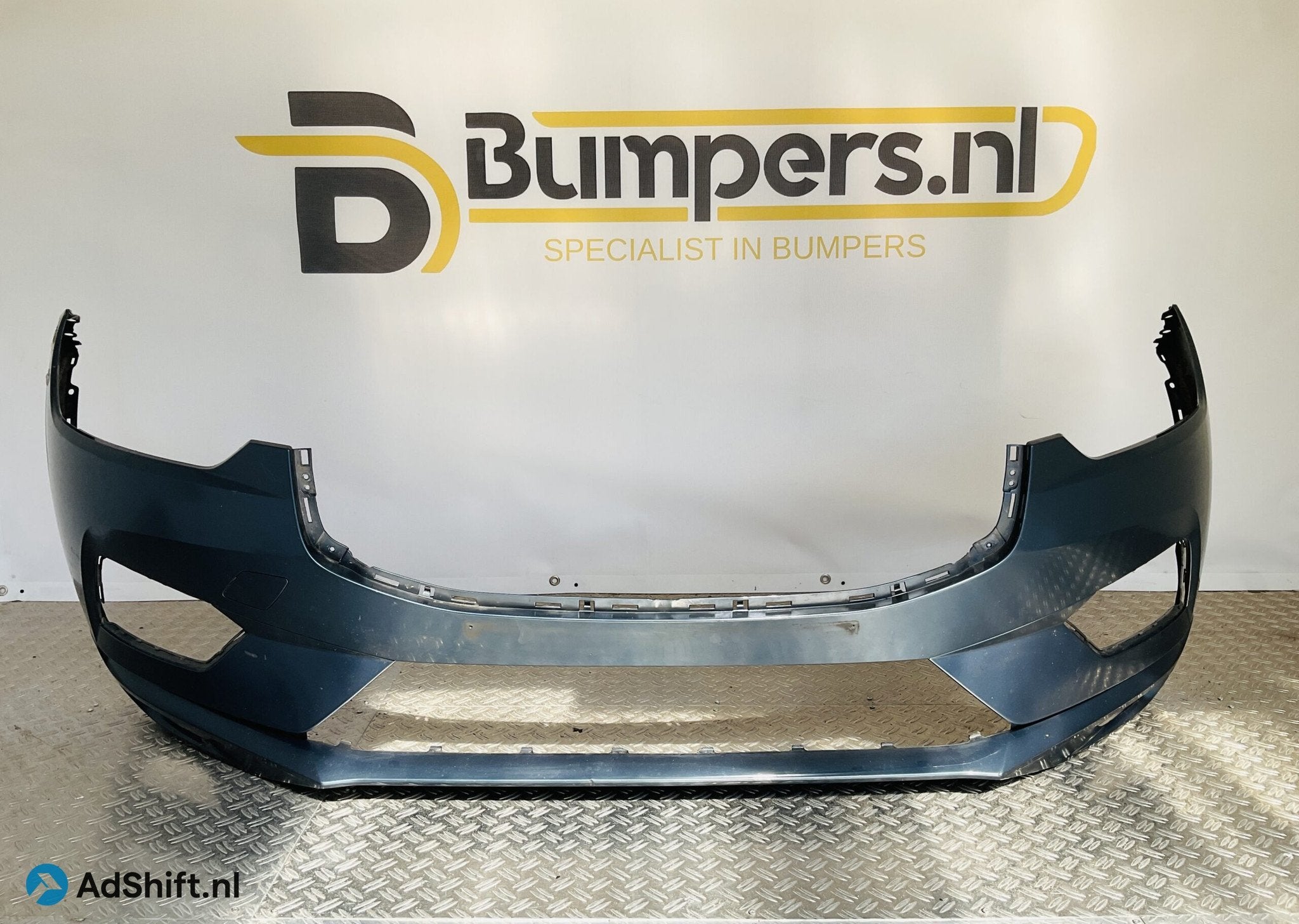 Bumper Volvo XC60 XC-60 2017-2021 31425160 Voorbumper 1-E5-1, Bumper