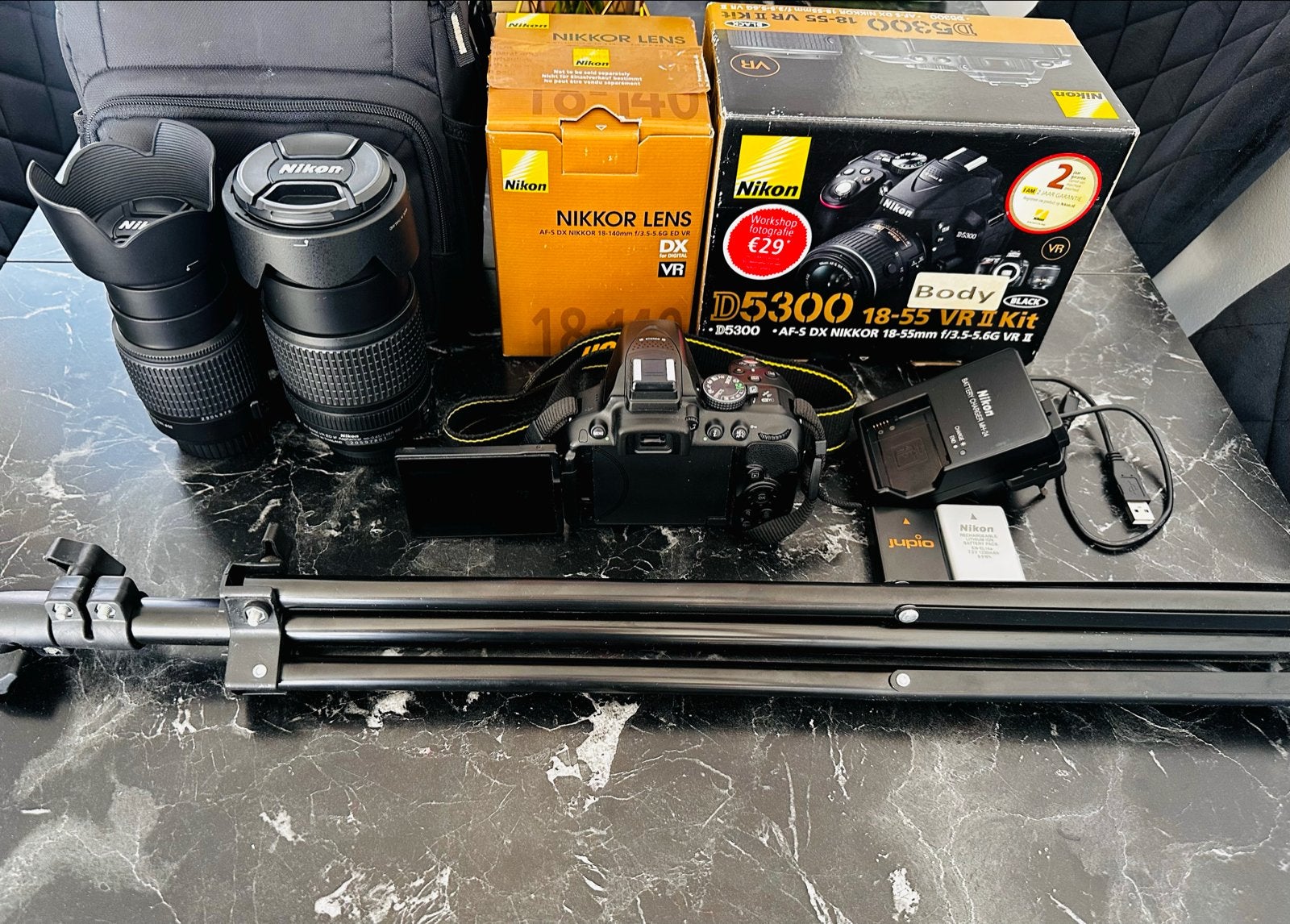 Nikon D5300 met 2 lenzen (18-140mm 55-200mm) en accessoires, Ophalen, Spiegelreflex, Bluetooth, Zo goed als nieuw