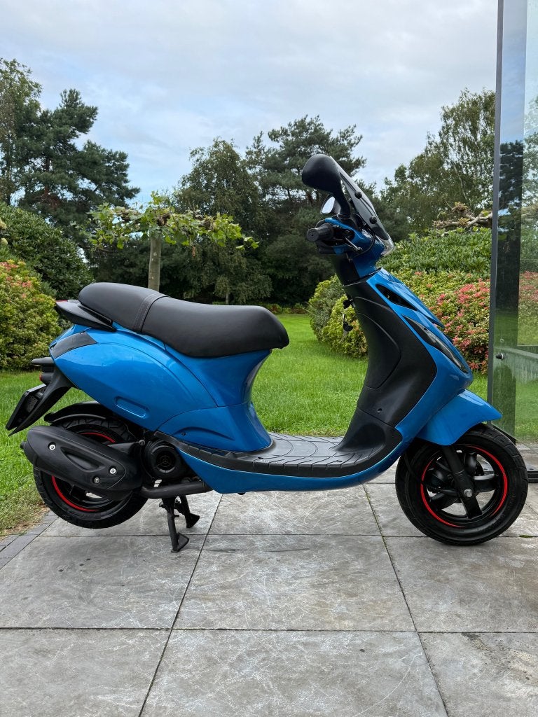 ⭐️Piaggio zip 2022 Brom Custom 6238 Km UNIEK⭐️, Fietsen en Brommers, Niet ingevuld, Niet ingevuld, Niet ingevuld