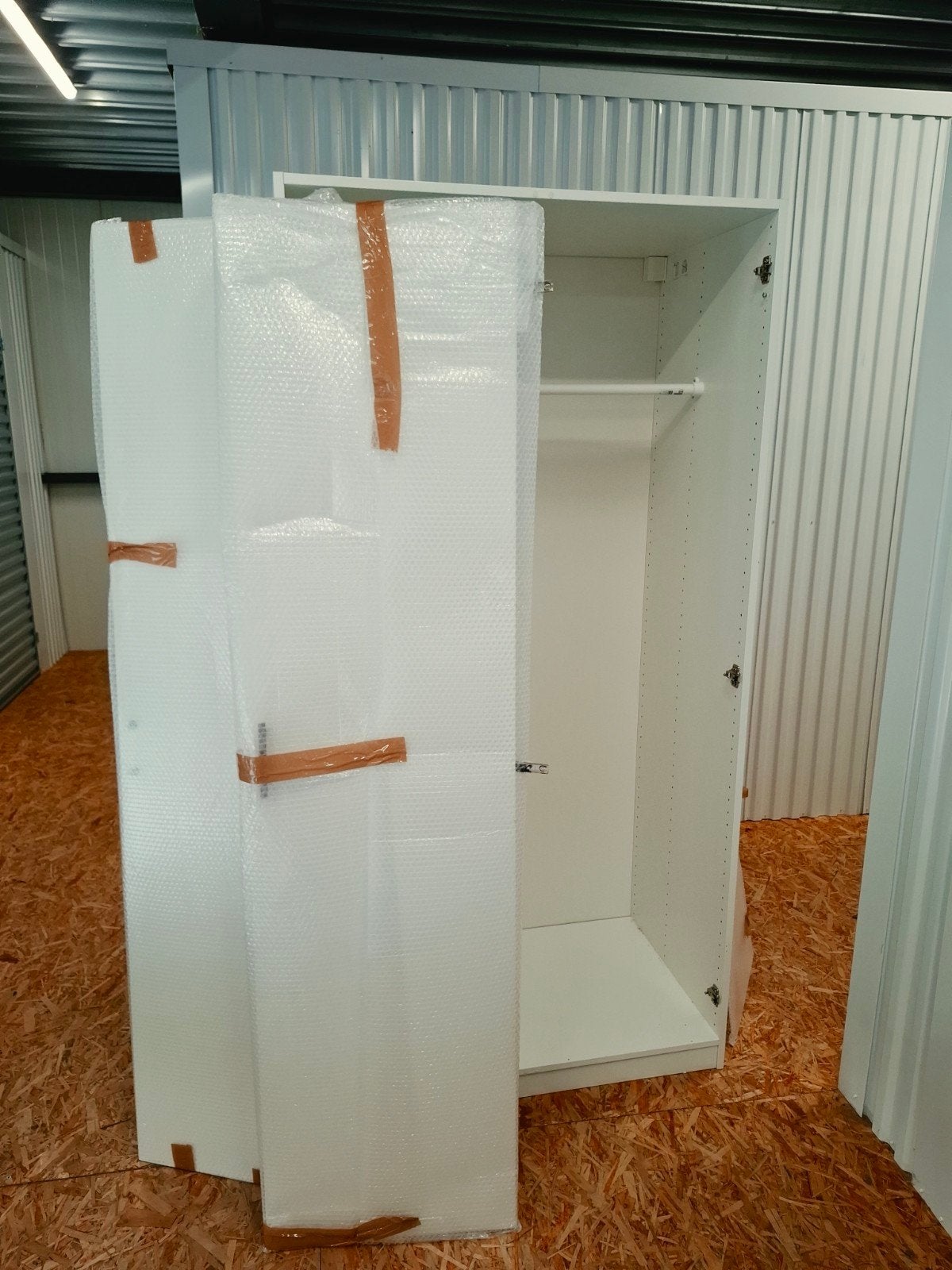 Gratis Ikea kledingkast, Huis en Inrichting, Ophalen, 50 tot 100 cm, Zo goed als nieuw, 150 tot 200 cm