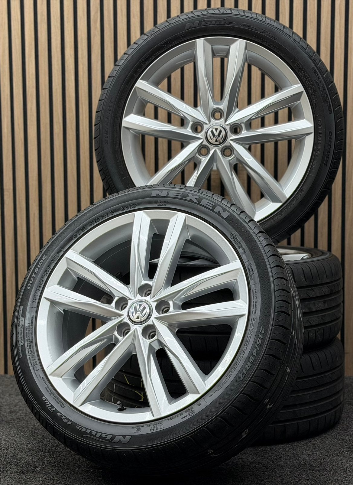 Originele 17 inch VW Polo AW Pamplona 5x100 215/45/17 Nexen, Auto-onderdelen, Banden en Velgen, Ophalen, 215 mm, ., Banden en Velgen