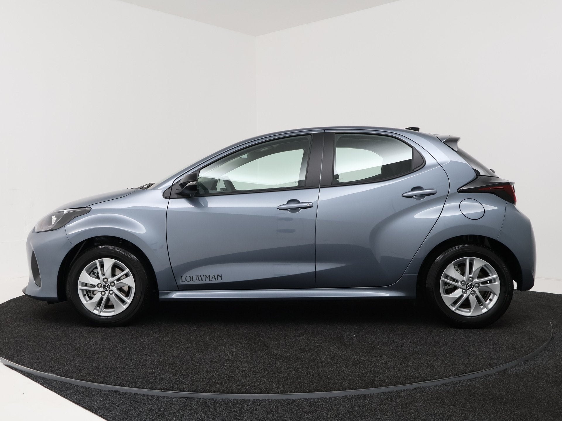 Mazda 2 Hybrid 1.5 Centre-line | *Demo* | Apple Car Play And, 12 maanden, Hybride Elektrisch/Benzine, 3 cilinders, Zilver of Grijs