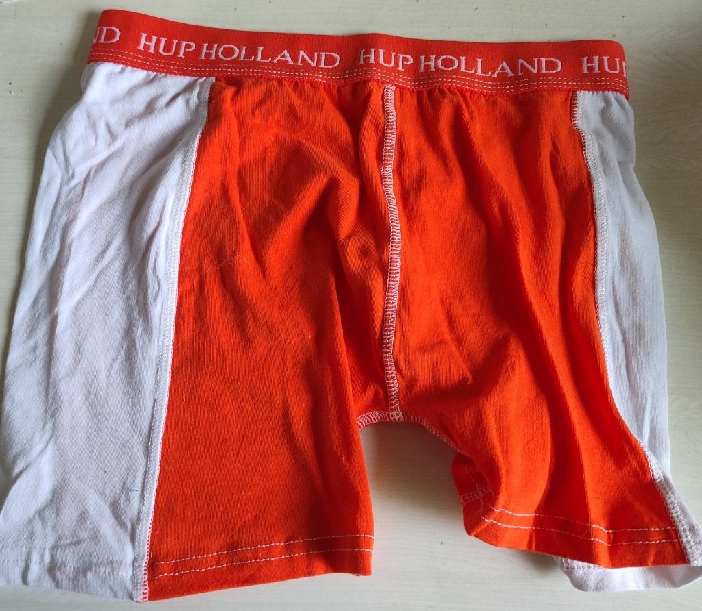 oranje broekje Hup Holland Hup maat Medium boxershirt, Verzamelen, Sportartikelen en Voetbal, Ophalen of Verzenden, Nieuw, Overige binnenlandse clubs