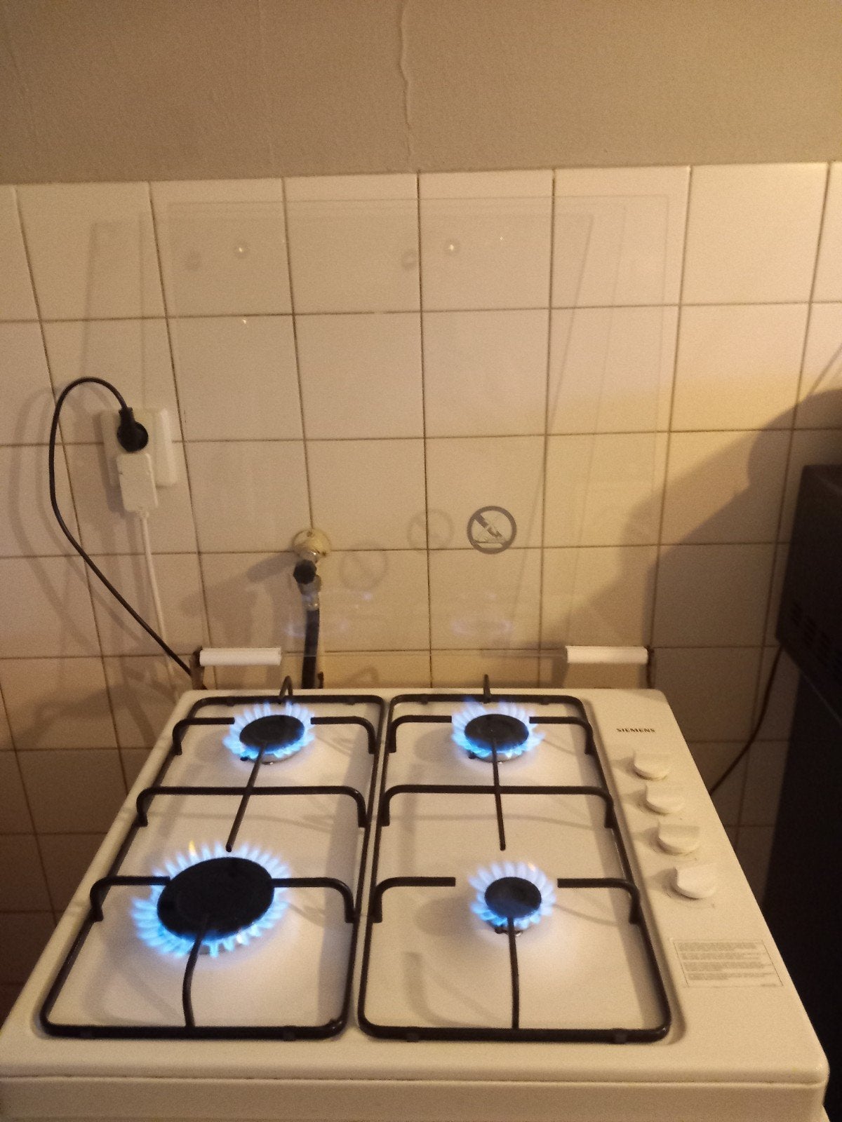 SIEMENS kookplaat opbouw/vrijstaand. Ophalen is in Delft, Ophalen, 4 kookzones, Zo goed als nieuw, Gas