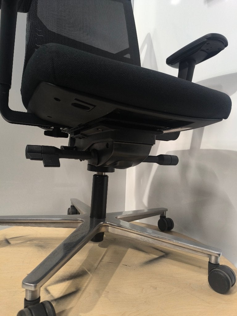 Ergonomische bureaustoel met mesh rugleuning, 6 stuks, Gebruikt, Zwart, Ophalen of Verzenden, Bureaustoel