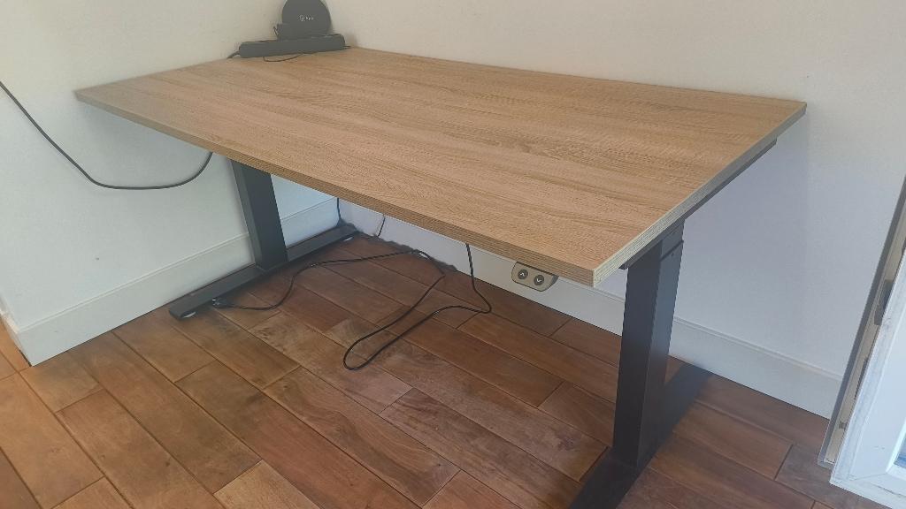 Markant Matrix Pro 160cm large - Elektrisch zit-sta bureau, Ophalen, 160 cm, In hoogte verstelbaar, Zo goed als nieuw