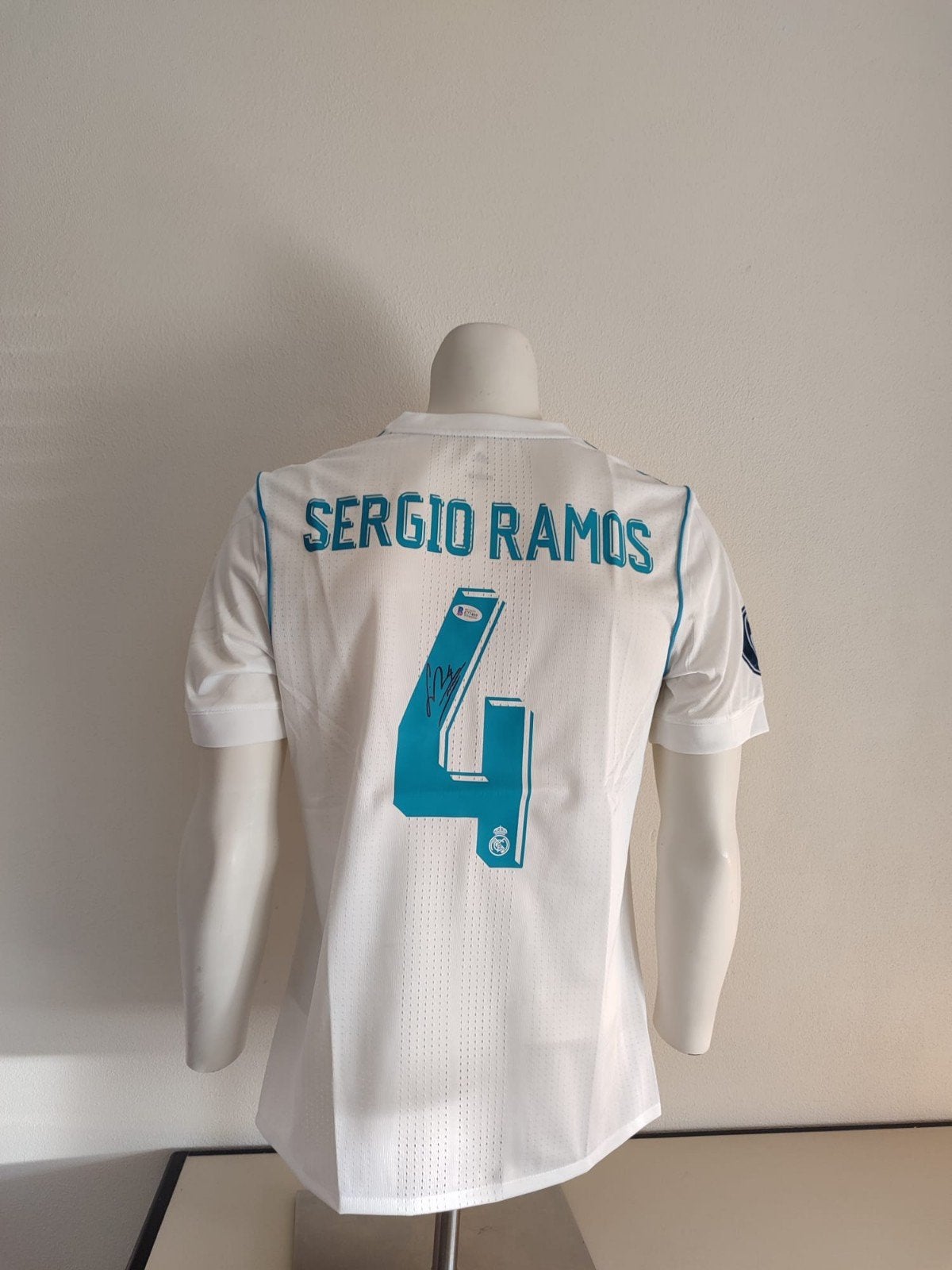 Real Madrid shirt gesigneerd door Sergio Ramos met Beckett, Ophalen of Verzenden, Nieuw, Buitenlandse clubs, Shirt