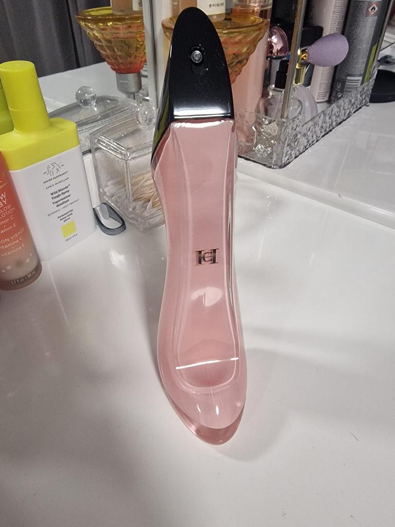 Carolina herrera parfum, Ophalen of Verzenden, Zo goed als nieuw
