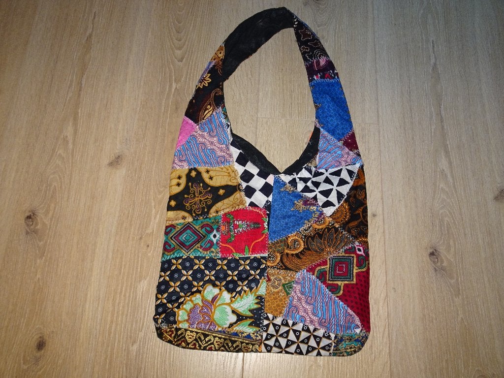 Batik patchwork, quilt schoudertas met zwarte voering, Ophalen of Verzenden, Nieuw, Overige kleuren