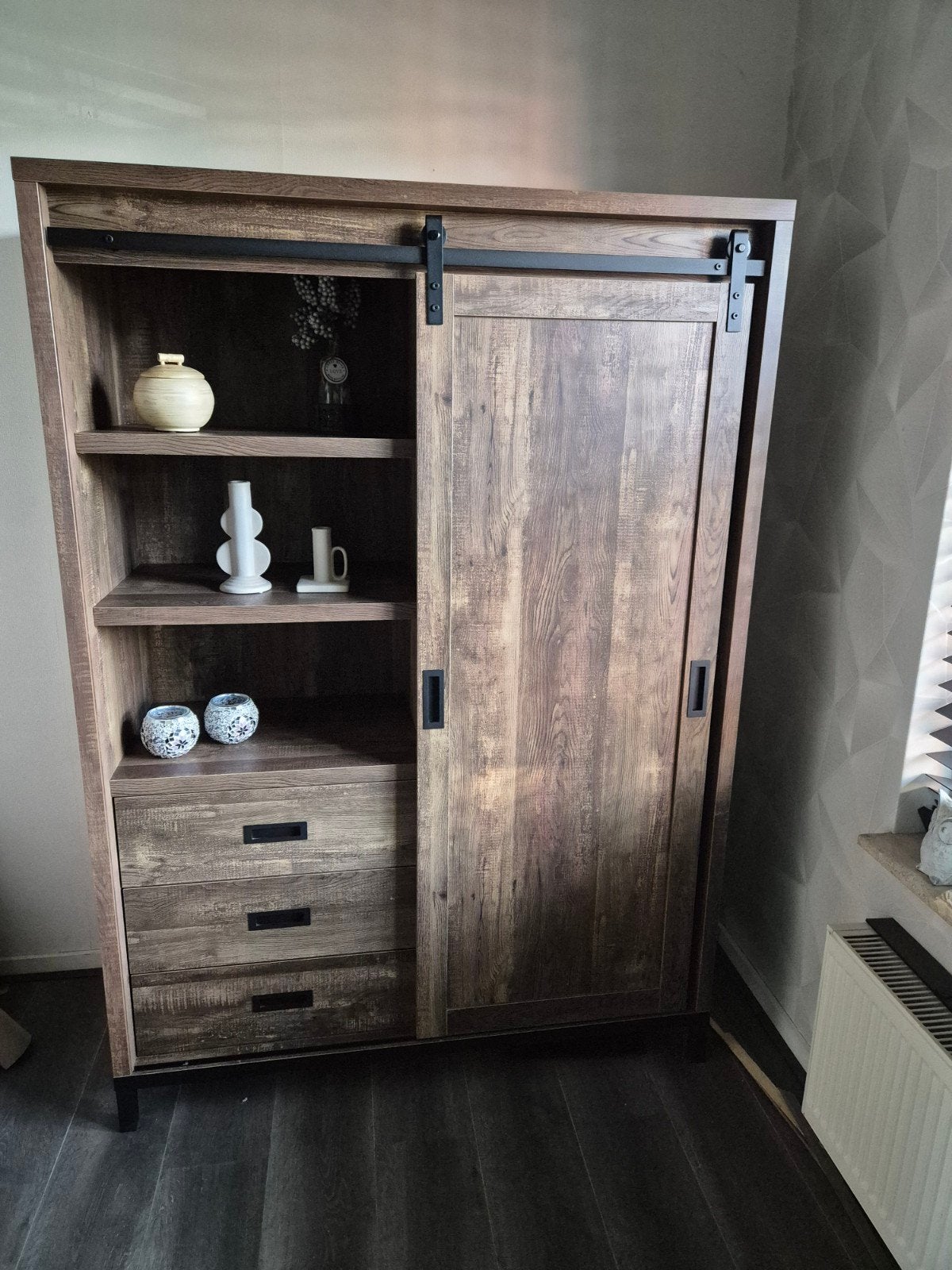 Houten kast met schuifdeur en lades - 170x120x39.5 cm, Huis en Inrichting, Kasten | Kledingkasten, Ophalen, Zo goed als nieuw