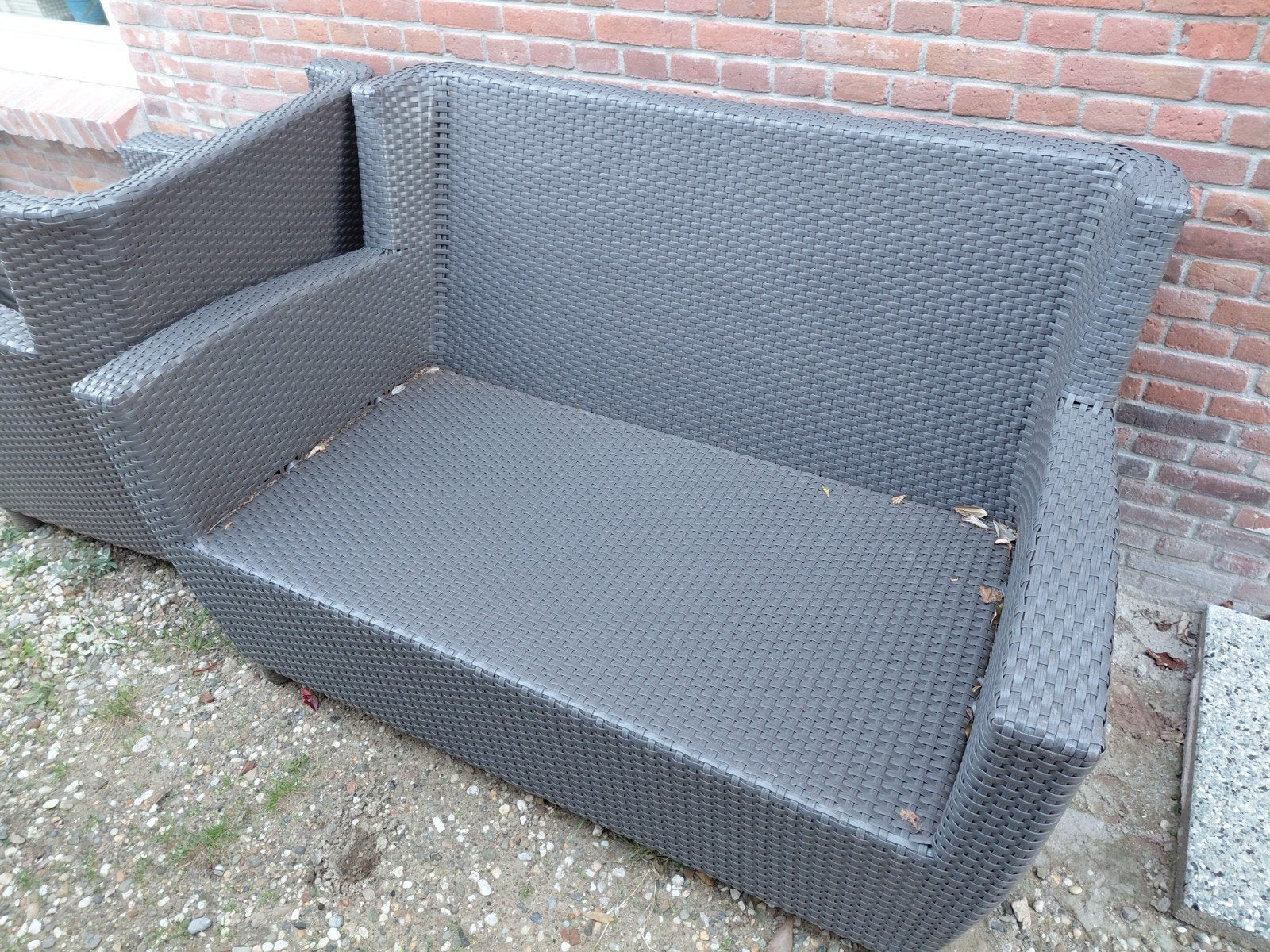 Tuinset: 2 stoelen en bank van wicker