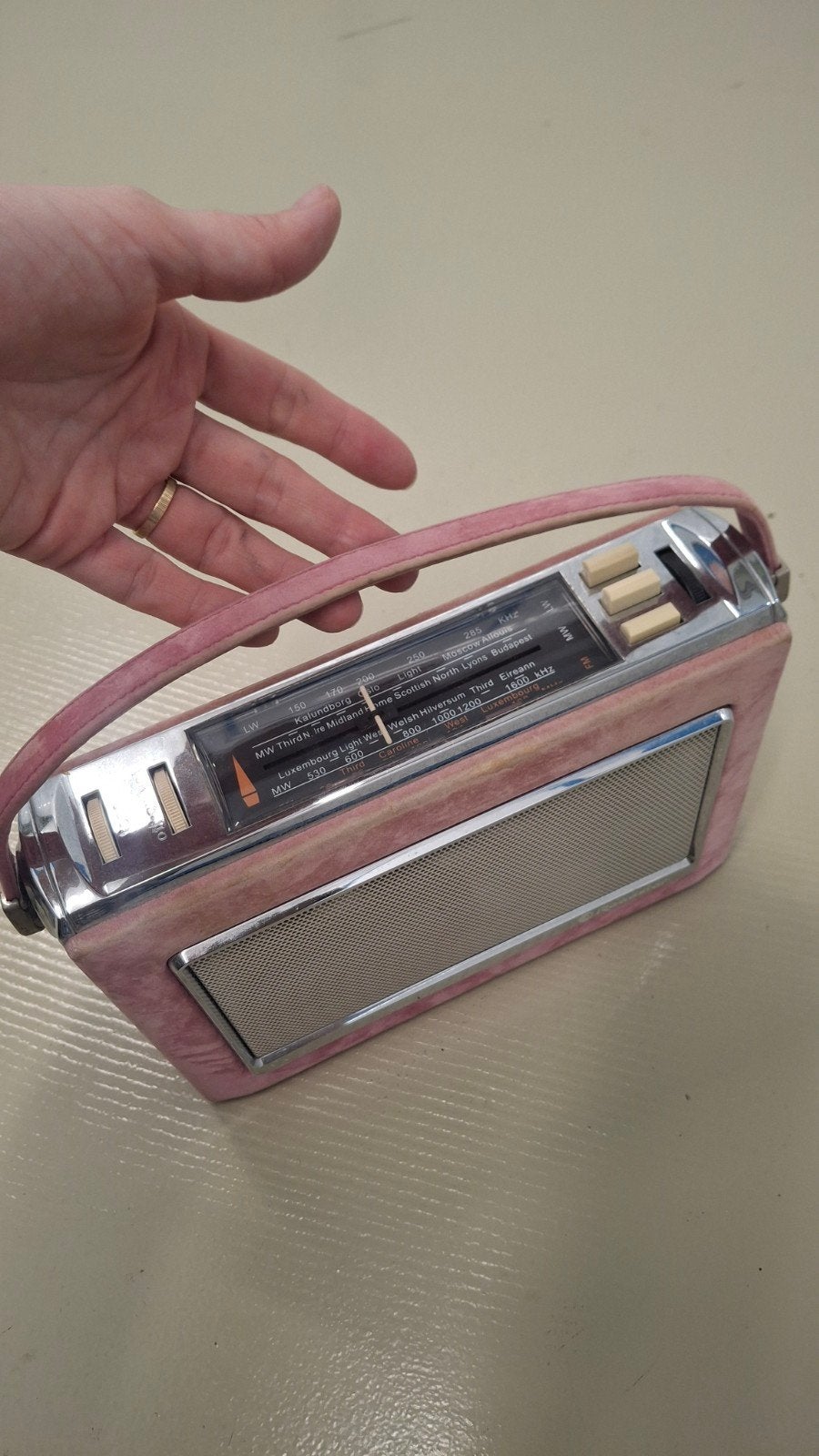Retro Roadstar Radio - Roze, Batterij/Netvoeding, Ophalen of Verzenden, Gebruikt, Radio