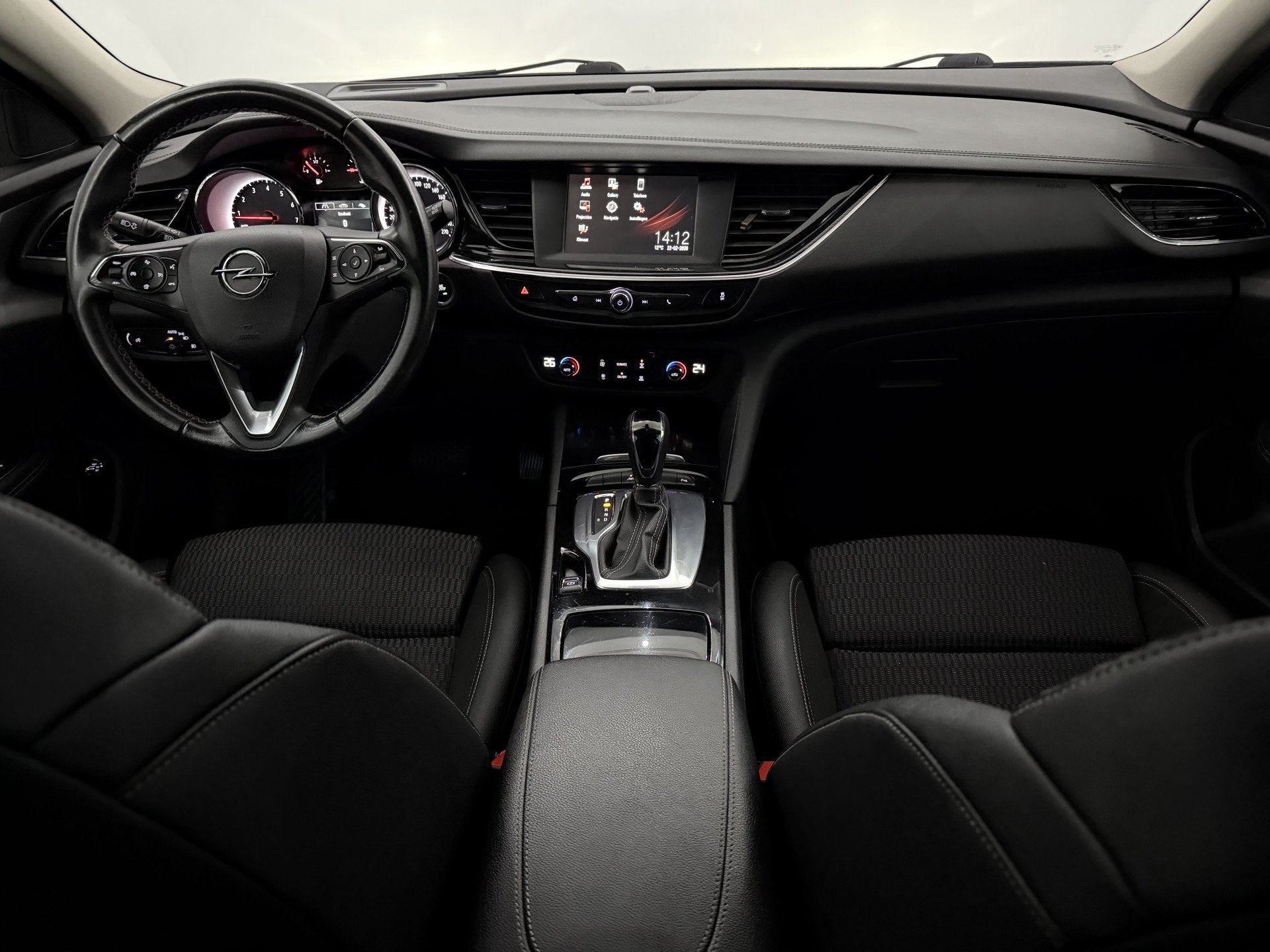 Opel Insignia Sports Tourer 1.5 Turbo Innovation Camera, App, 730 kg, Gebruikt, Euro 6, 4 cilinders