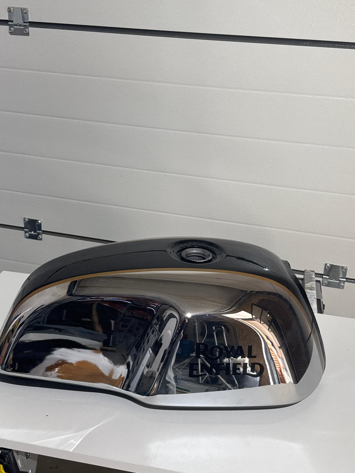 Nieuwe Royal Enfield brandstoftank - Chroom/Zwart, Motoren, Ophalen