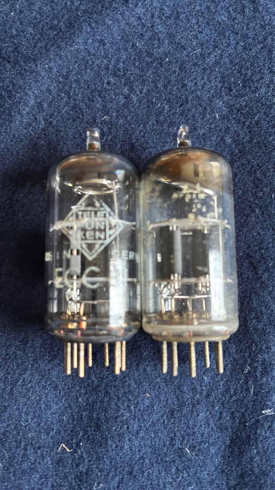 Telefunken ECC81 <> ruitje NOS / matched pair, Audio, Tv en Foto, Ophalen of Verzenden, Buis of Buizen