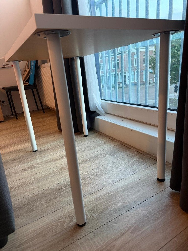 Bureau IKEA, Ophalen, Scandinavisch, Spaanplaat of MDF, Zo goed als nieuw