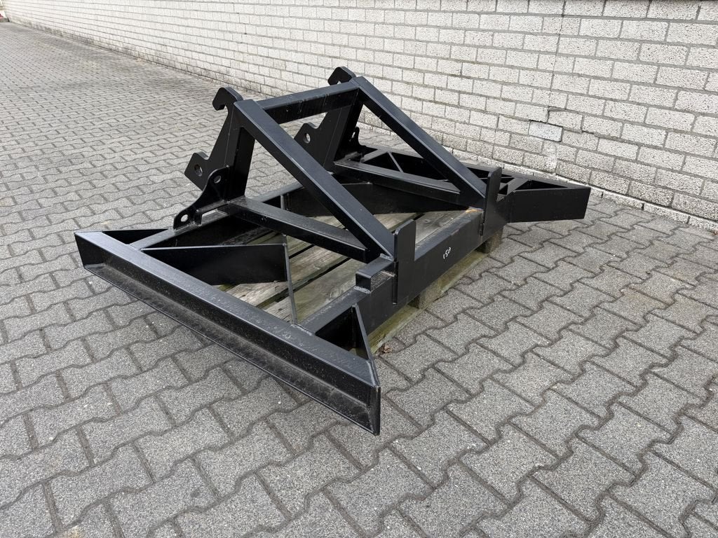 Vlakram 150 cm | Giant loader egalisatie, Gebratech B.V., Info@gebratech.nl, Elsterendijk 26
588A T  Well, NL