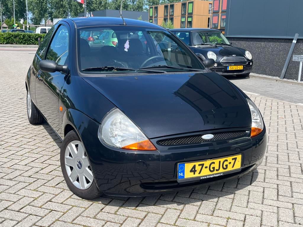 Ford Ka 1.3 I 44KW 2008 Zwart / AIRCO / NWE APK / TOP AUTO*, Voorwielaandrijving, 1299 cc, 15 km/l, 31 €/maand