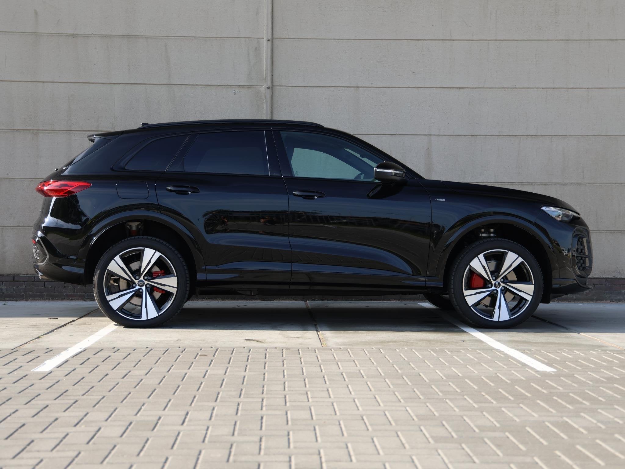 Audi Q5 S edition Competition e-hybrid 367 PK | Panoramadak, Auto's, Automaat, 4 cilinders, 150 min, Bedrijf