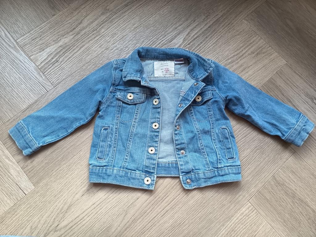 Als nieuw: Zara spijkerjasje maat 80, Kinderen en Baby's, Babykleding | Maat 80, Meisje, Ophalen of Verzenden, Zo goed als nieuw