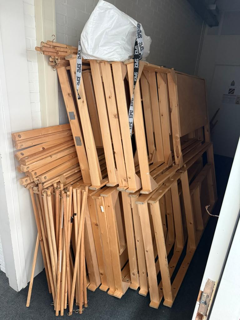 Gratis afhalen houten stelling tafels, Ophalen, Zo goed als nieuw, Plank, Minder dan 200 cm