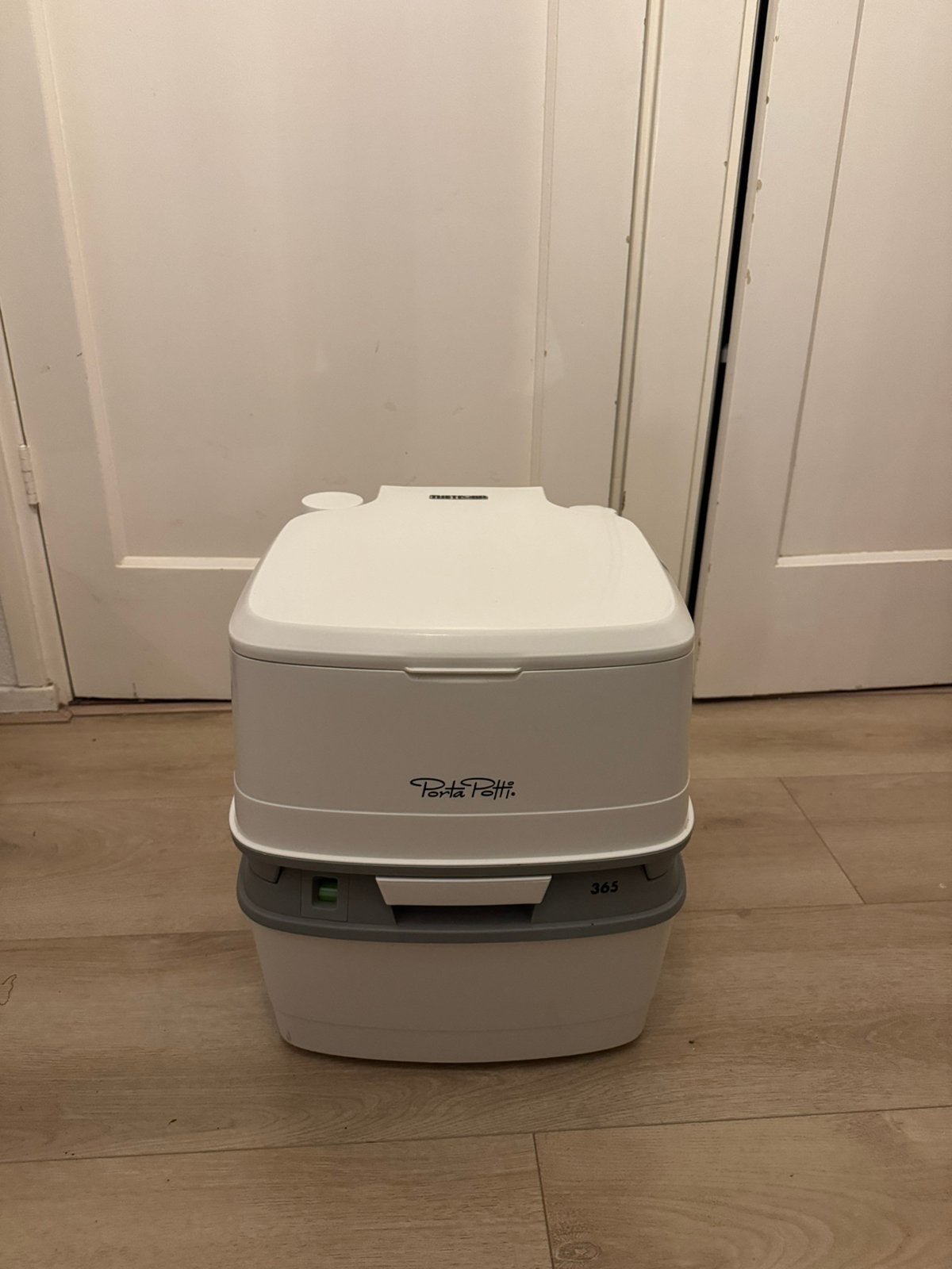 Chemisch toilet / verbouwtoilet / tijdelijk toilet, Ophalen, Zo goed als nieuw