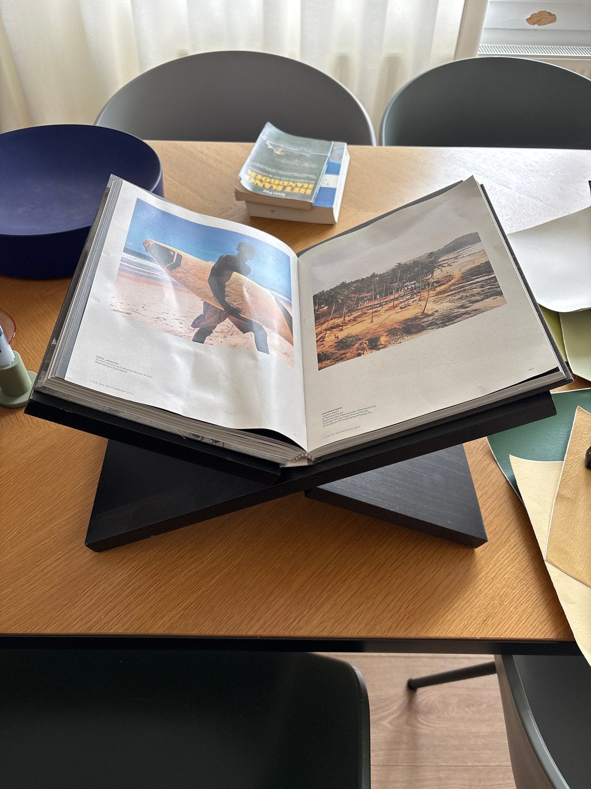Boekenstandaard Zwart Hout, Ophalen of Verzenden, Zo goed als nieuw