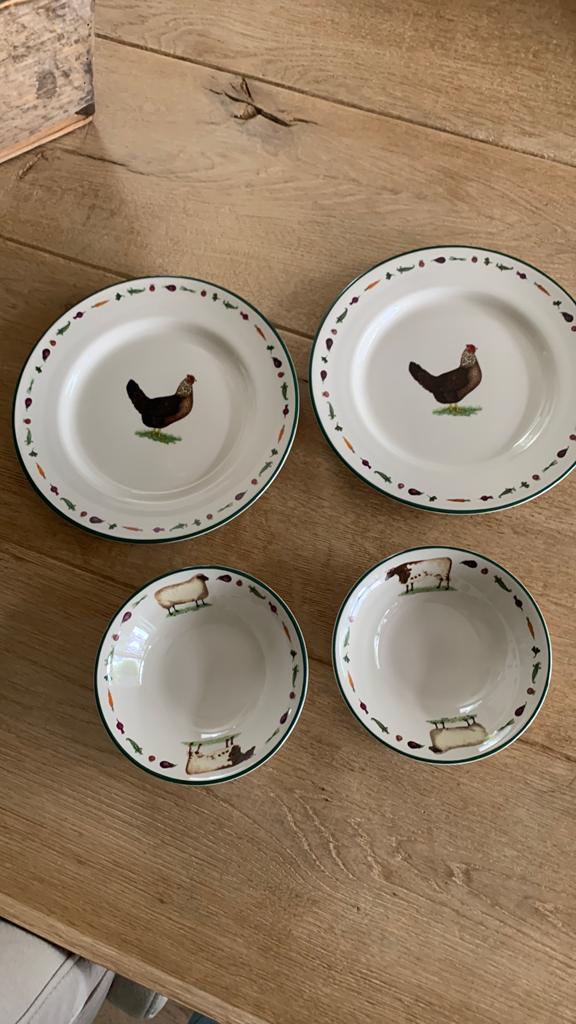 Cloverleaf 2 dinerborden en 2 schaaltjes perfecte staat, Huis en Inrichting, Keuken | Servies, Verzenden, Cloverleaf, Zo goed als nieuw