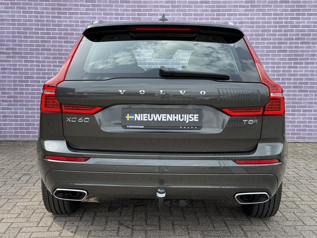 Volvo XC60 2.0 T8 Twin Engine AWD Momentum | Luchtvering | T, Auto's, Gebruikt, Euro 6, 4 cilinders, 2039 kg