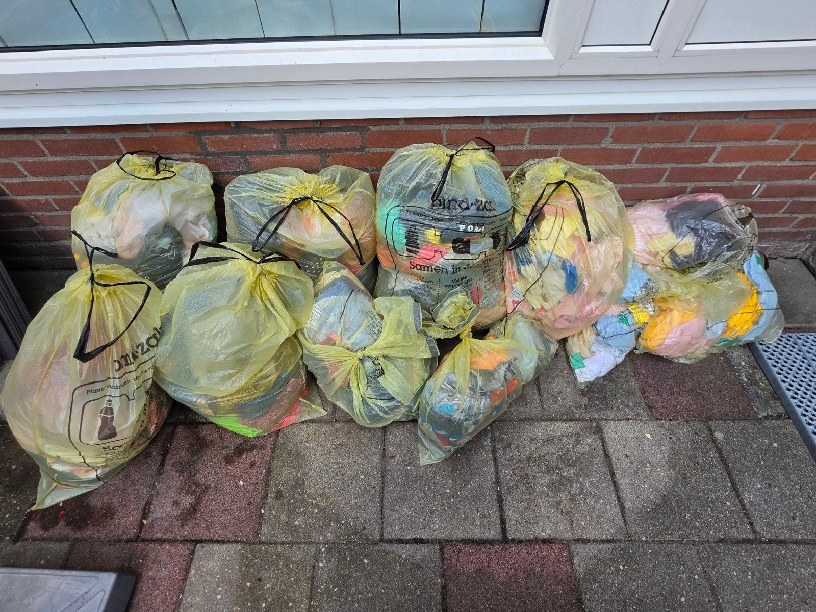 nieuwe met kaartjes en zo goed als nieuw kleding, Ophalen, Nieuw