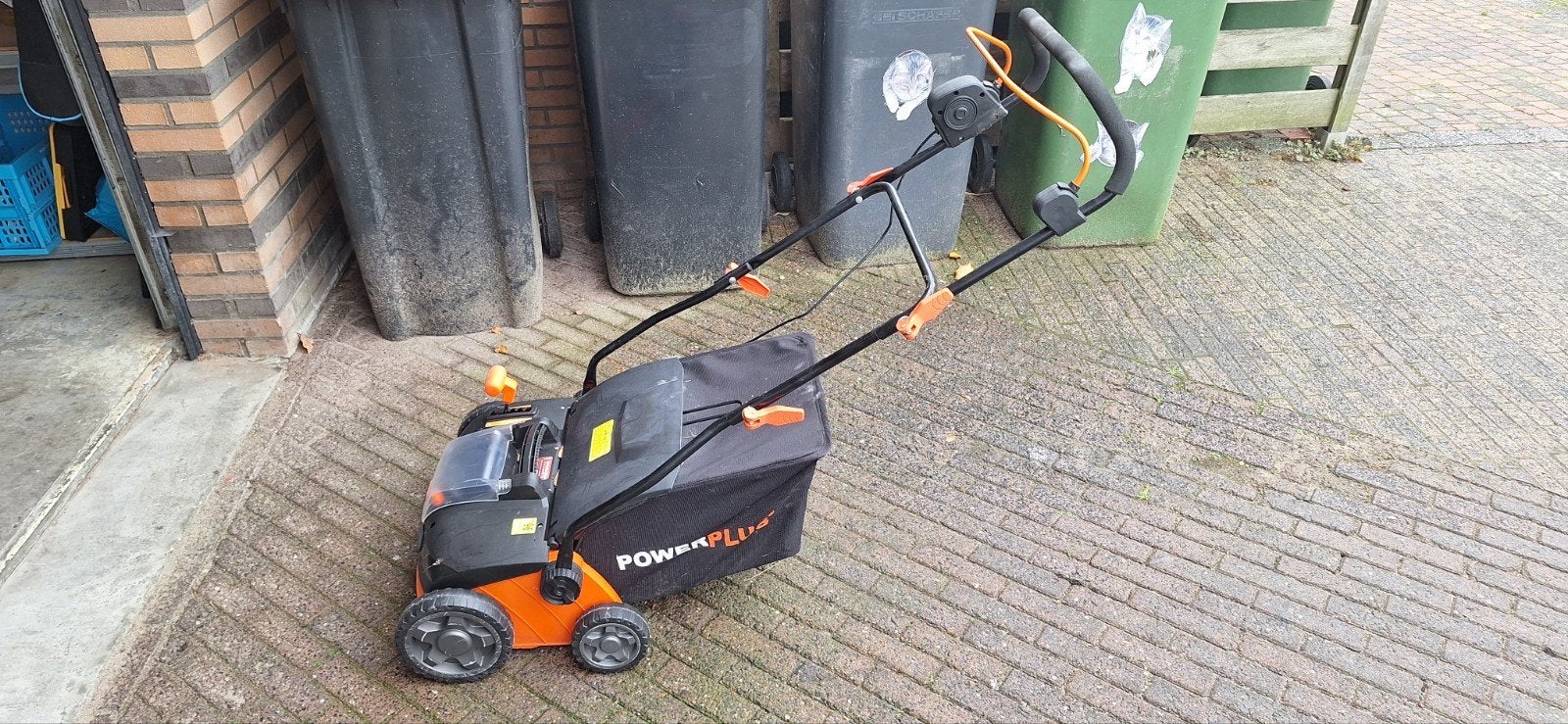 Powerplus Accu Verticuteermachine, Ophalen, Gebruikt, Accu-grasmaaier, Powerplus