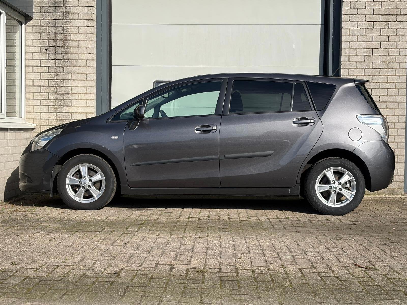 Toyota Verso 1.8 VVT-i Dynamic Business 7p Automaat|Ecc|Came, Auto's, Dealer onderhouden, Gebruikt, 4 cilinders, Bedrijf