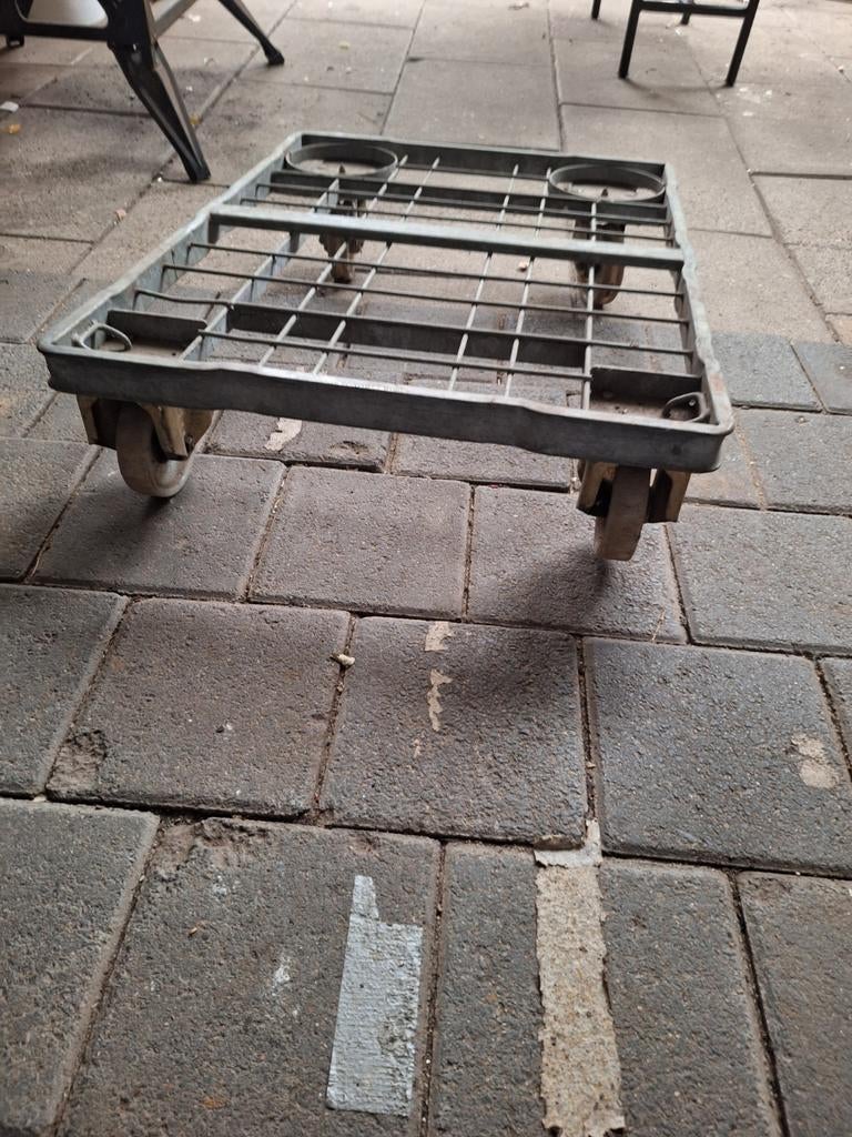 2 IJzeren Rolcontainer onder Karren 60x80 - Gebruikt, 100 liter of meer, Ophalen, Gebruikt, Transportkar
