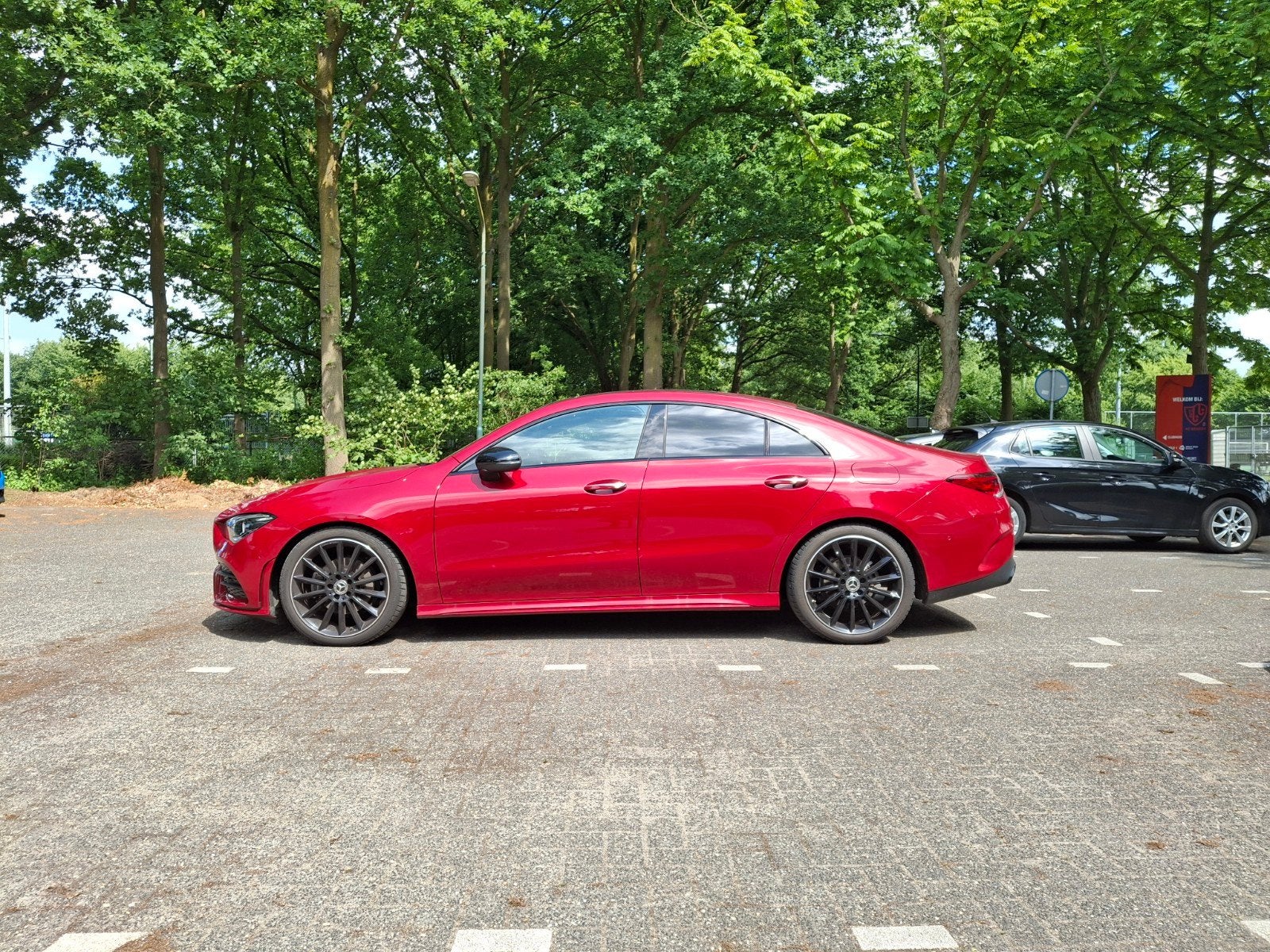Mercedes-Benz CLA 180 136pk 7G-DCT 2023 Rood, 4 cilinders, Origineel Nederlands, Particulier, Sedan