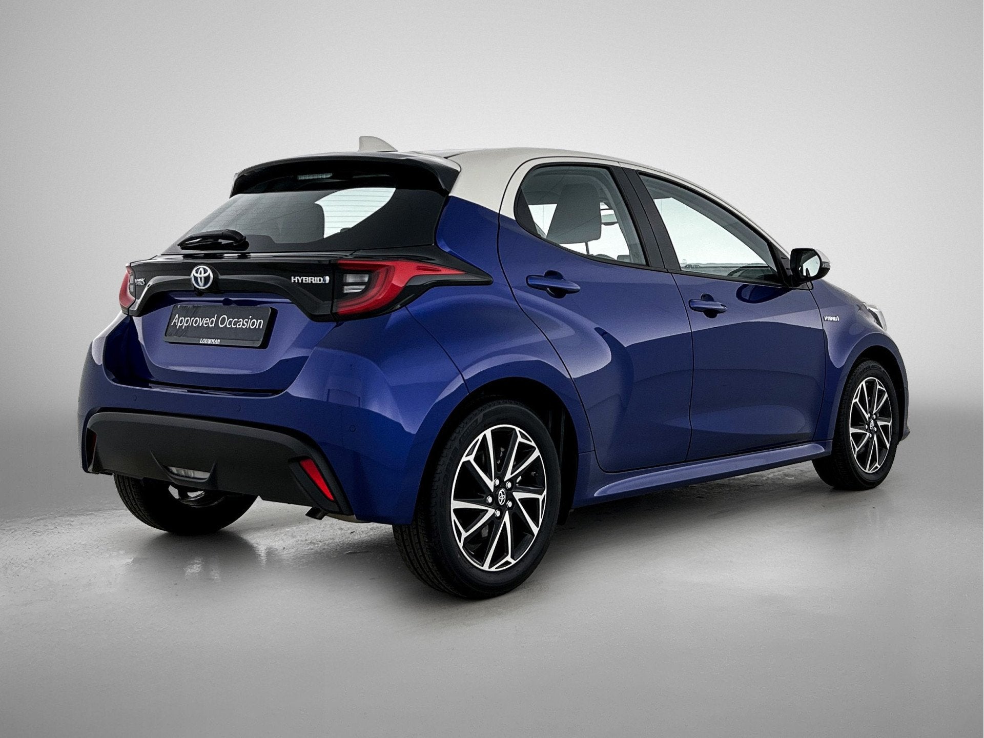 Toyota Yaris 1.5 Hybrid Style + | BTW voertuig | Head-Up Dis, 450 kg, Gebruikt, Blauw, 1490 cc