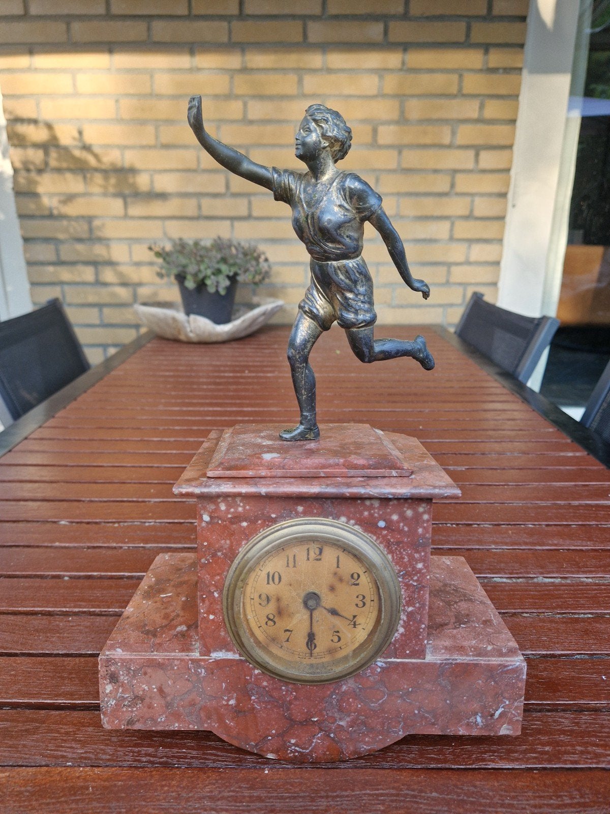 Antieke Marmeren Klok met Bronzen Beeld van Hardloper, Ophalen