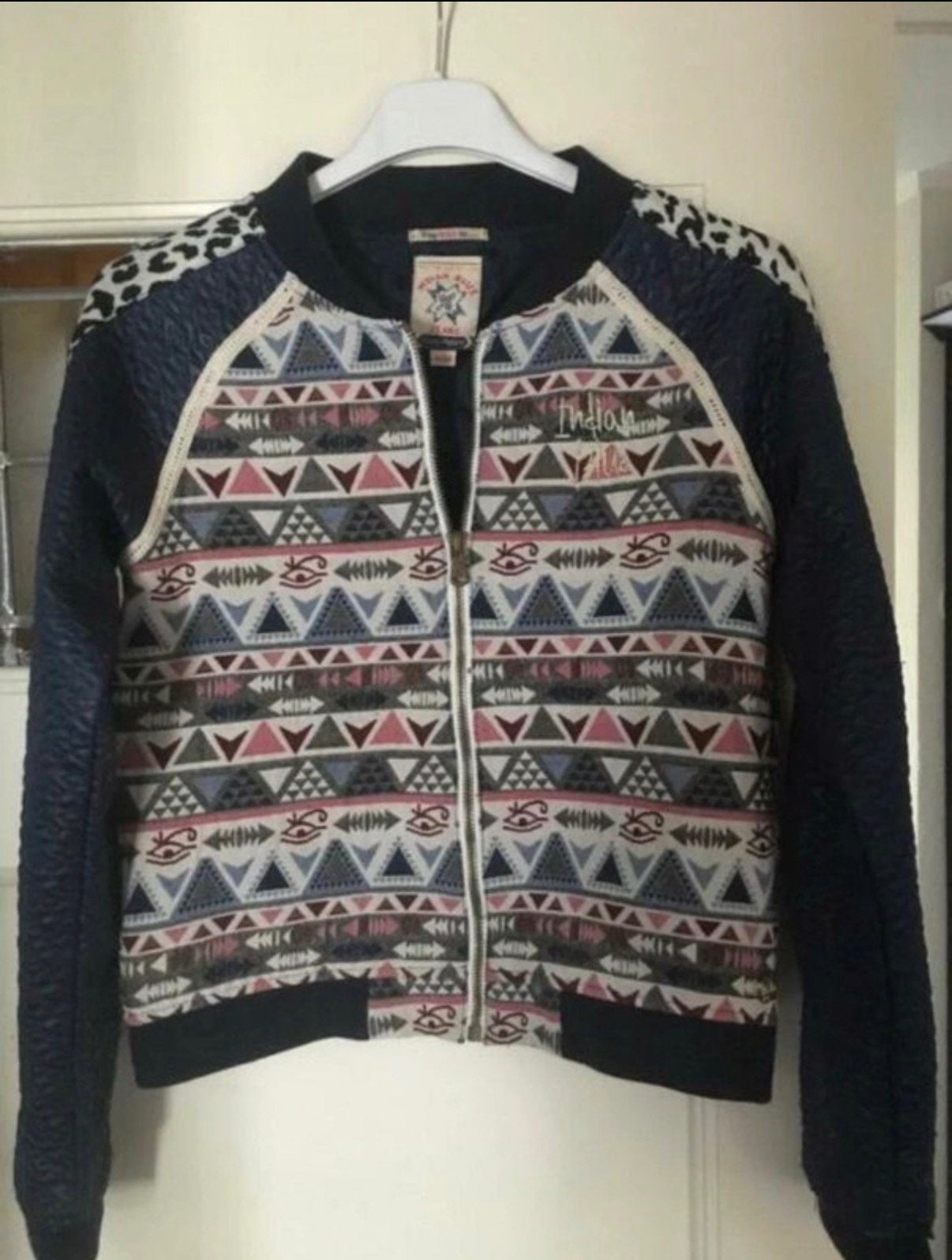 Indian Blue Jeans blauwe bomberjack Aztec. Maat 164, Ophalen of Verzenden, Zo goed als nieuw, Meisje, Trui of Vest