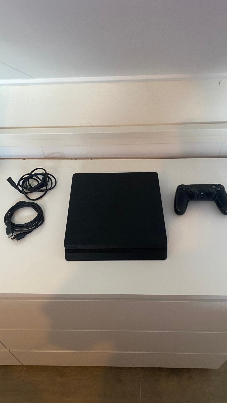 PlayStation 4 + Beeldscherm, Ophalen, Online, 1 speler, Zo goed als nieuw