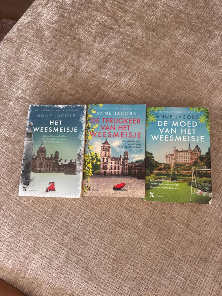 Het Weesmeisje Trilogie - Anne Jacobs (3 boeken), Boeken, Ophalen of Verzenden, Gelezen, Nederland